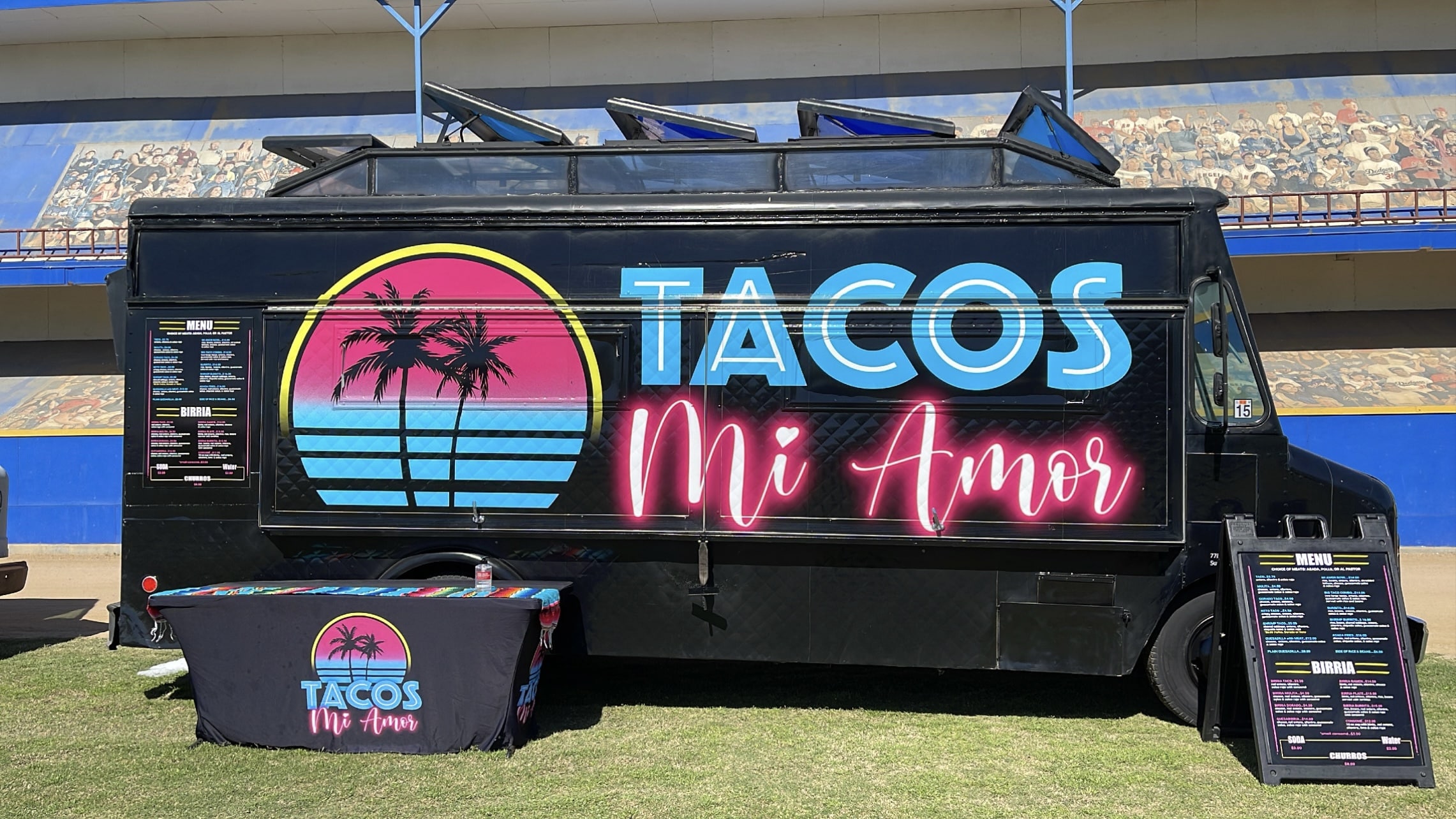 TACOS MI AMOR BLACK FOOD TRUCK